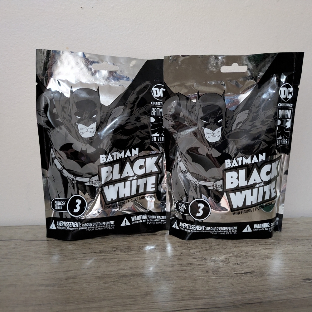 LAST WEEK 5 for $25 DC Comics Batman Mini Mystery Figures 2 x Blind Bags NEW!